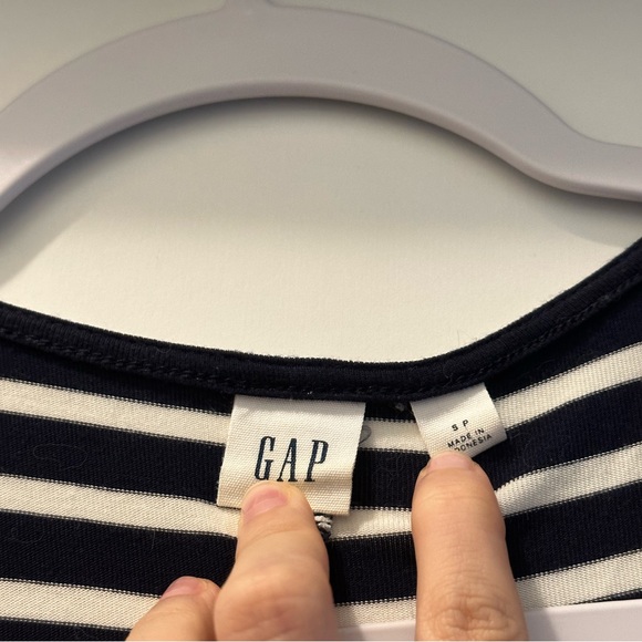 GAP Wrap dress one piece - Picture 3 of 3